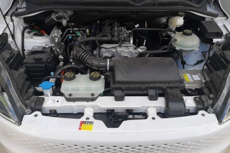Used Wuling Hongguang New Energy 2025 Extended-Range Hybrid 50KM Comfort Version Engine Bay