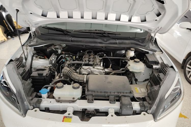 Used Wuling Hongguang New Energy 2025 Extended-Range Hybrid 50KM Comfort Version Engine Bay