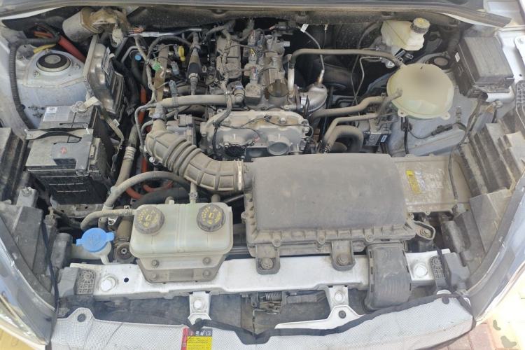 Used Wuling Hongguang New Energy 2025 Extended-Range Hybrid 50KM Comfort Version Engine Bay
