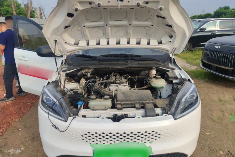Used Wuling Hongguang New Energy 2025 Extended-Range Hybrid 50KM Comfort Version Engine Bay