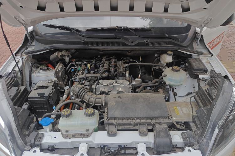 Used Wuling Hongguang New Energy 2025 Extended-Range Hybrid 50KM Comfort Version Engine Bay