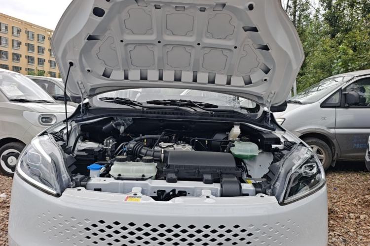 Used Wuling Hongguang New Energy 2025 Extended-Range Hybrid 50 km Standard Version Engine Bay