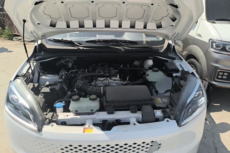 Used Wuling Hongguang New Energy 2025 Extended-Range Hybrid 50KM Comfort Version Engine Bay
