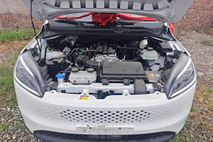 Used Wuling Hongguang New Energy 2025 Model Range-Extending Hybrid 150KM Comfort Edition Engine Bay