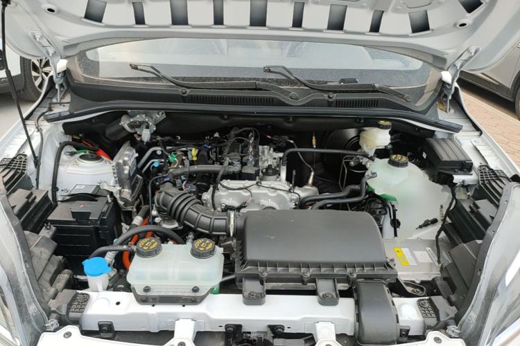 Used Wuling Hongguang New Energy 2025 Extended-Range Hybrid 50KM Comfort Version Engine Bay