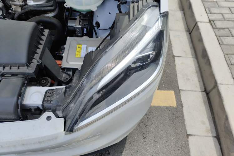 Used Wuling Hongguang New Energy 2025 Extended-Range Hybrid 50 km Standard Version Engine Bay Left