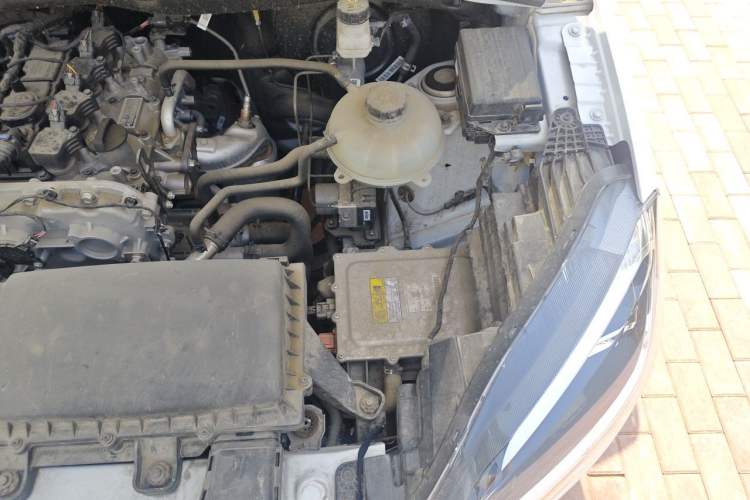 Used Wuling Hongguang New Energy 2025 Extended-Range Hybrid 50KM Comfort Version Engine Bay Left