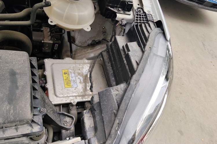 Used Wuling Hongguang New Energy 2025 Extended-Range Hybrid 50 km Standard Version Engine Bay Left