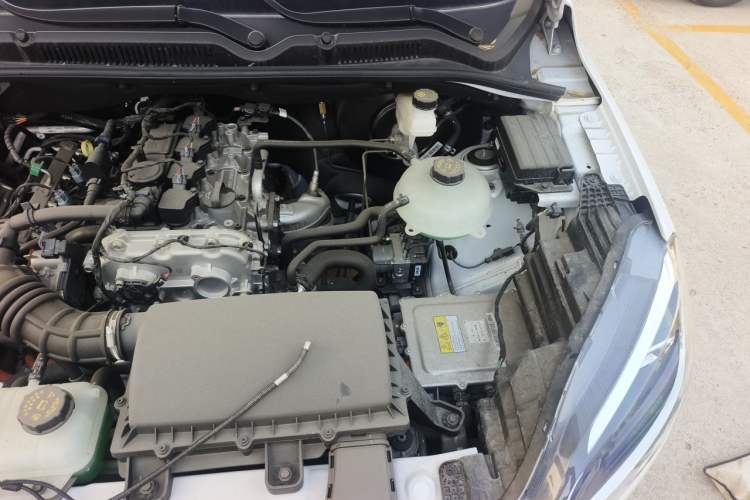 Used Wuling Hongguang New Energy 2025 Extended-Range Hybrid 50 km Utility Version Engine Bay Left