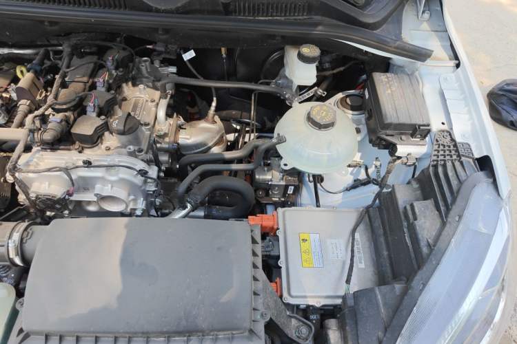 Used Wuling Hongguang New Energy 2025 Model Range-Extending Hybrid 150KM Standard Edition Engine Bay Left