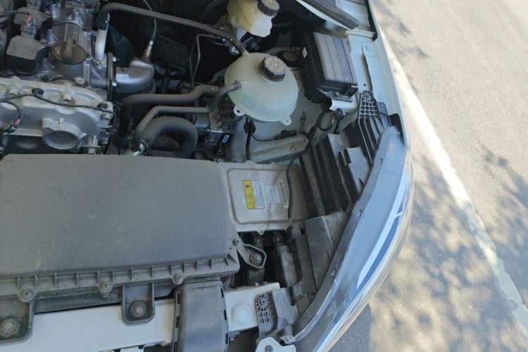 Used Wuling Hongguang New Energy 2025 Extended-Range Hybrid 50 km Utility Version Engine Bay Left