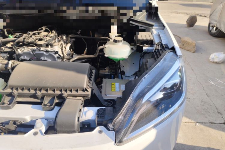 Used Wuling Hongguang New Energy 2025 Extended-Range Hybrid 50 km Standard Version Engine Bay Left