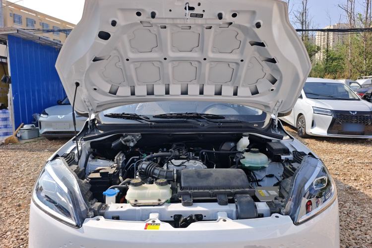 Used Wuling Hongguang New Energy 2025 Model Range-Extending Hybrid 150KM Standard Edition Engine Bay