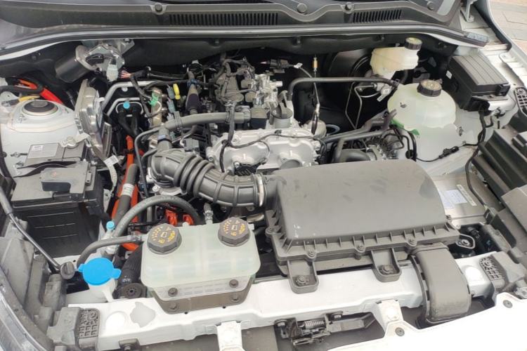 Used Wuling Hongguang New Energy 2025 Extended-Range Hybrid 50 km Utility Version Engine Bay
