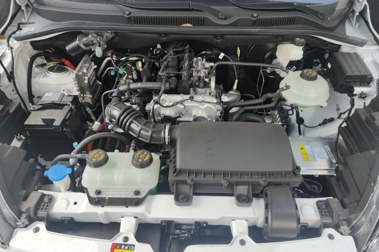 Used Wuling Hongguang New Energy 2025 Extended-Range Hybrid 50KM Comfort Version Engine Bay