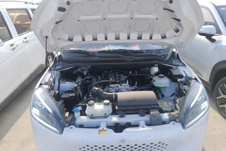 Used Wuling Hongguang New Energy 2025 Extended-Range Hybrid 50 km Standard Version Engine Bay