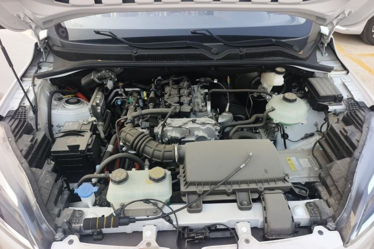 Used Wuling Hongguang New Energy 2025 Extended-Range Hybrid 50 km Utility Version Engine Bay