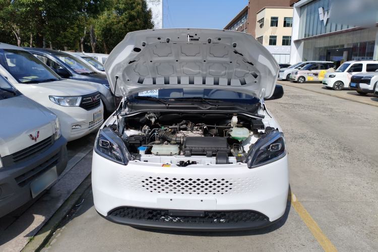 Used Wuling Hongguang New Energy 2025 Extended-Range Hybrid 50KM Comfort Version Engine Bay