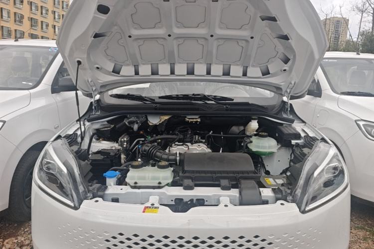 Used Wuling Hongguang New Energy 2025 Extended-Range Hybrid 50KM Comfort Version Engine Bay