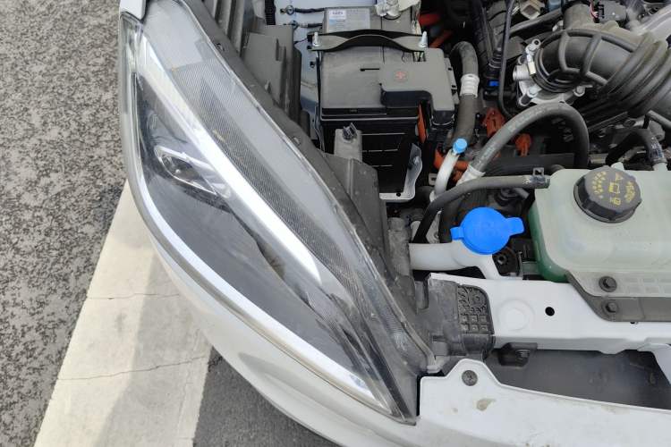 Used Wuling Hongguang New Energy 2025 Extended-Range Hybrid 50 km Standard Version Engine Bay Right