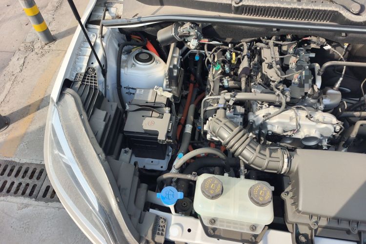 Used Wuling Hongguang New Energy 2025 Extended-Range Hybrid 50KM Comfort Version Engine Bay Right