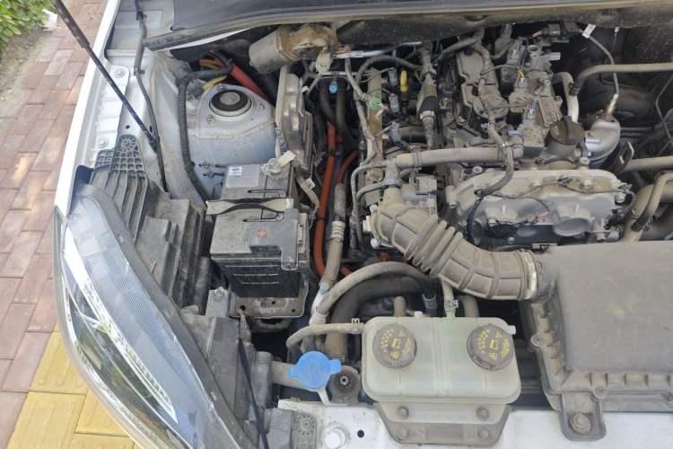 Used Wuling Hongguang New Energy 2025 Extended-Range Hybrid 50KM Comfort Version Engine Bay Right