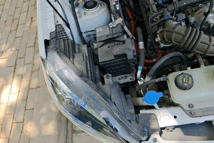 Used Wuling Hongguang New Energy 2025 Extended-Range Hybrid 50 km Standard Version Engine Bay Right
