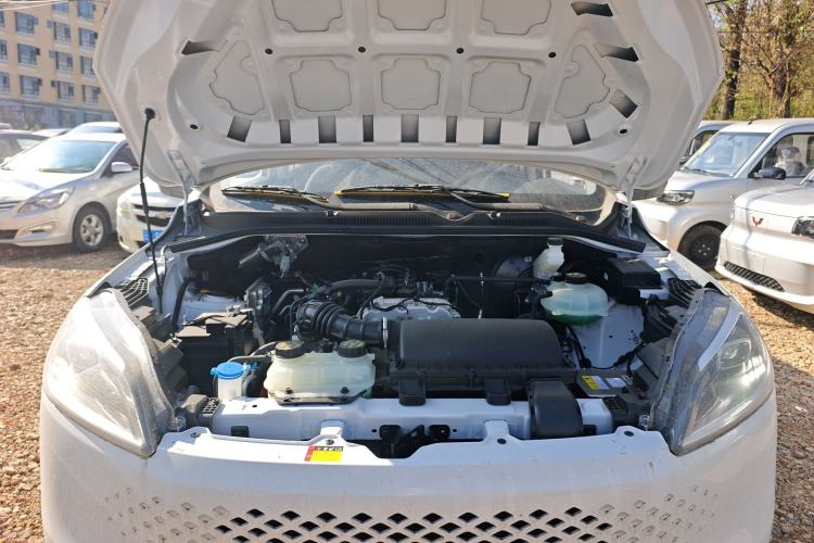 Used Wuling Hongguang New Energy 2025 Extended-Range Hybrid 50KM Comfort Version Engine Bay