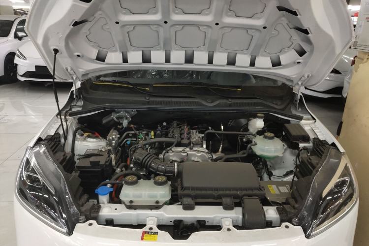 Used Wuling Hongguang New Energy 2025 Extended-Range Hybrid 50 km Utility Version Engine Bay