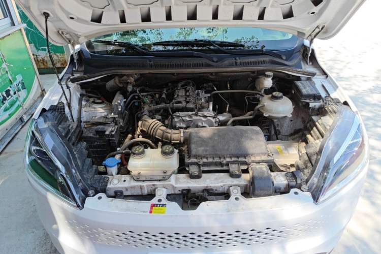 Used Wuling Hongguang New Energy 2025 Extended-Range Hybrid 50KM Comfort Version Engine Bay