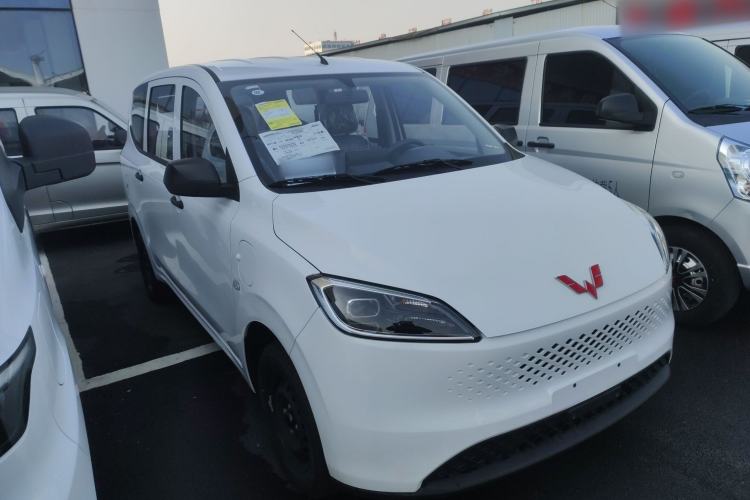 Used Wuling Hongguang New Energy 2025 Extended-Range Hybrid 50 km Standard Version Exterior 1