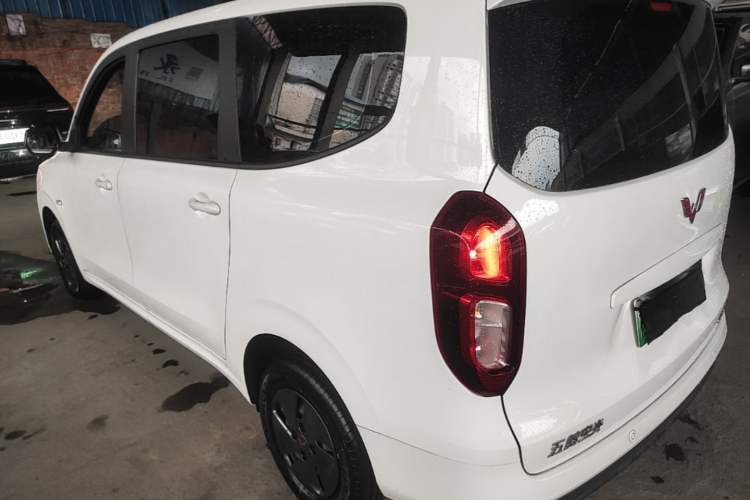 Used Wuling Hongguang New Energy 2025 Extended-Range Hybrid 50KM Comfort Version Exterior 2
