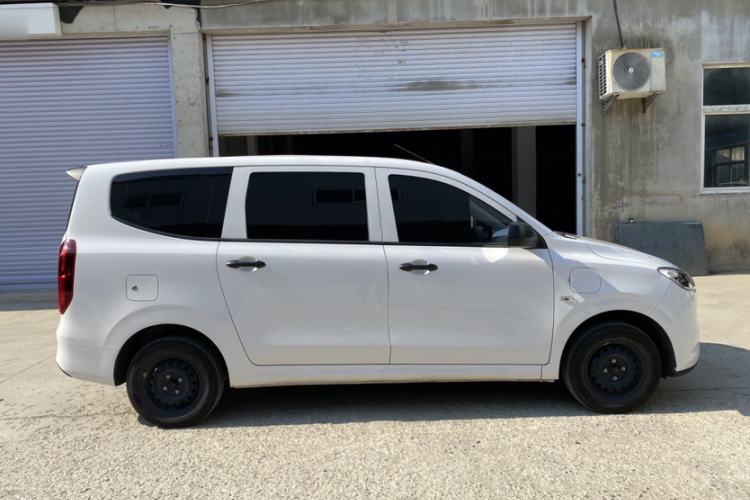 Used Wuling Hongguang New Energy 2025 Extended-Range Hybrid 50 km Standard Version Exterior 3