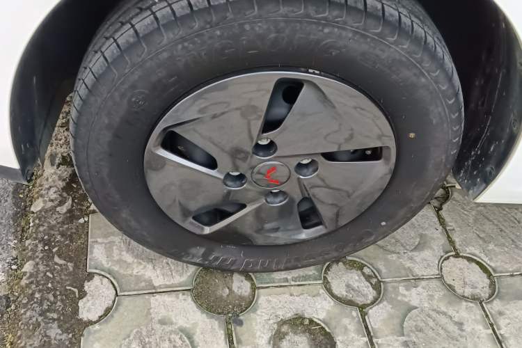 Used Wuling Hongguang New Energy 2025 Extended-Range Hybrid 50KM Comfort Version Exterior 3