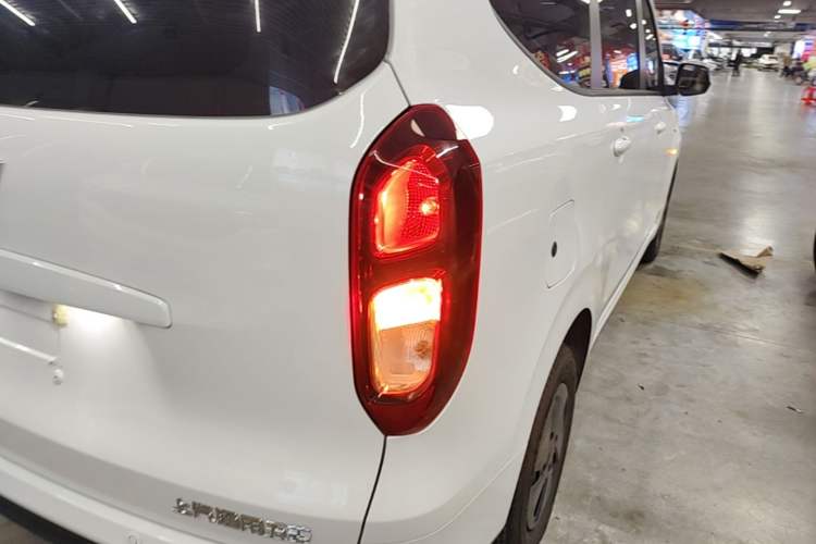 Used Wuling Hongguang New Energy 2025 Extended-Range Hybrid 50KM Comfort Version Exterior 3
