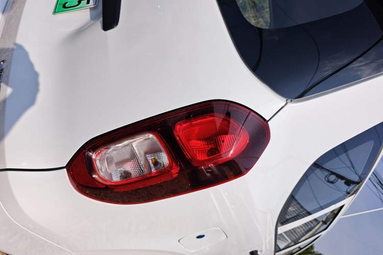 Used Wuling Hongguang New Energy 2025 Model Range-Extending Hybrid 150KM Standard Edition Exterior 3