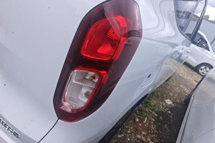 Used Wuling Hongguang New Energy 2025 Extended-Range Hybrid 50KM Comfort Version Exterior 3
