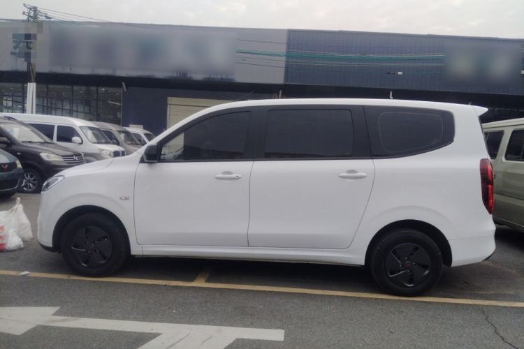 Used Wuling Hongguang New Energy 2025 Extended-Range Hybrid 50KM Comfort Version Exterior 3