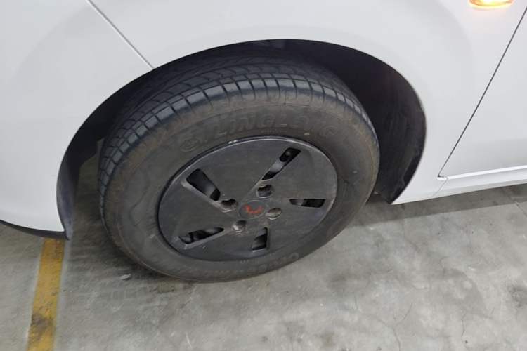 Used Wuling Hongguang New Energy 2025 Extended-Range Hybrid 50KM Comfort Version Exterior 4
