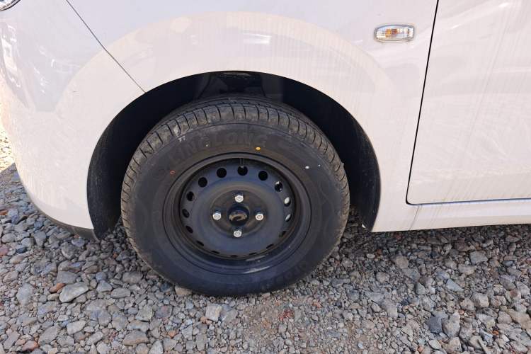Used Wuling Hongguang New Energy 2025 Extended-Range Hybrid 50 km Standard Version Exterior 4