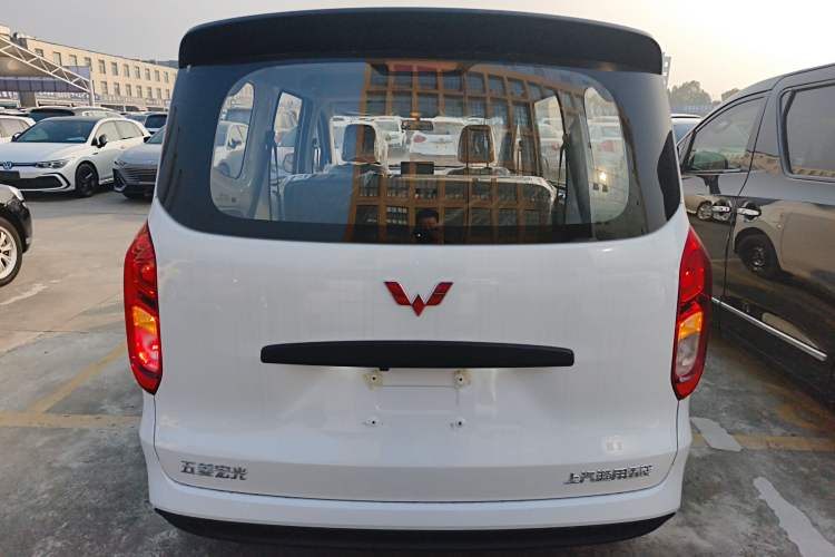 Used Wuling Hongguang New Energy 2025 Extended-Range Hybrid 50 km Standard Version Exterior 4