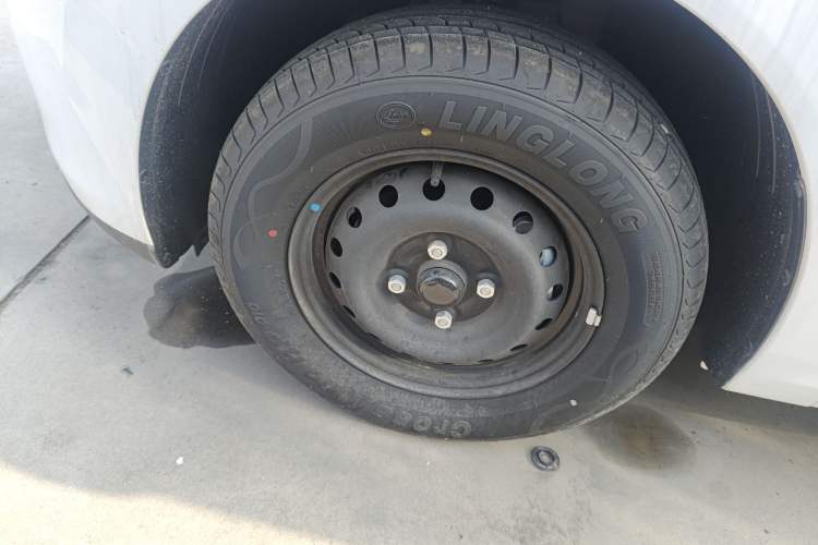 Used Wuling Hongguang New Energy 2025 Extended-Range Hybrid 50 km Standard Version Exterior 4