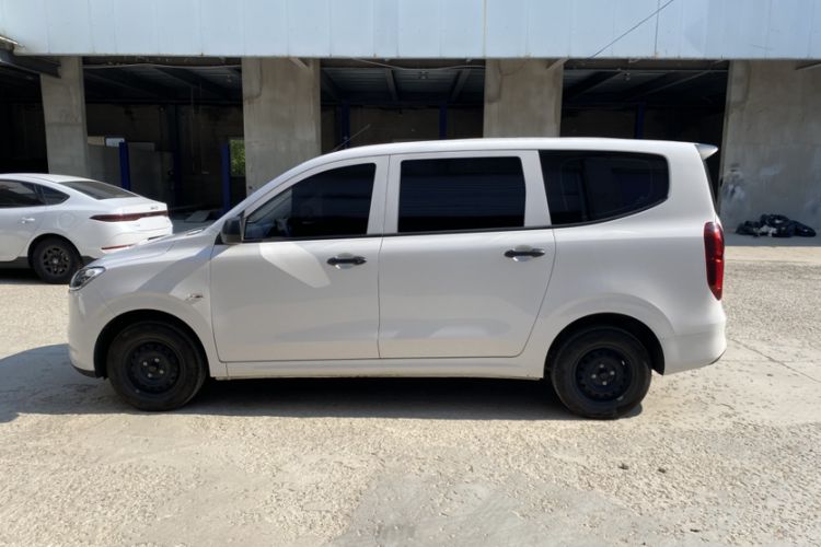Used Wuling Hongguang New Energy 2025 Extended-Range Hybrid 50 km Standard Version Exterior 5
