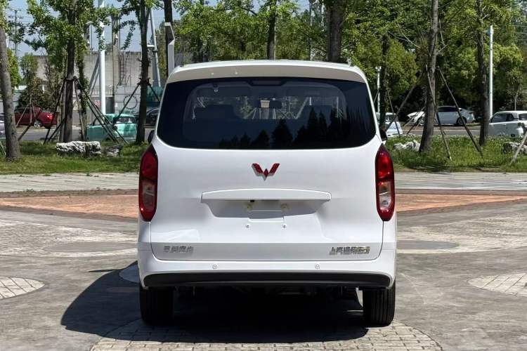 Used Wuling Hongguang New Energy 2025 Extended-Range Hybrid 50KM Comfort Version Exterior 5