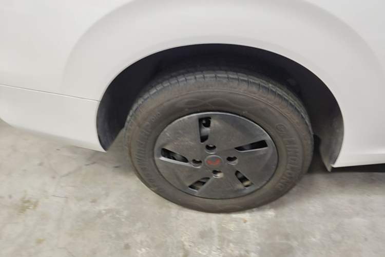 Used Wuling Hongguang New Energy 2025 Extended-Range Hybrid 50KM Comfort Version Exterior 5