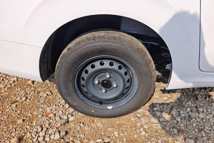 Used Wuling Hongguang New Energy 2025 Model Range-Extending Hybrid 150KM Standard Edition Exterior 5