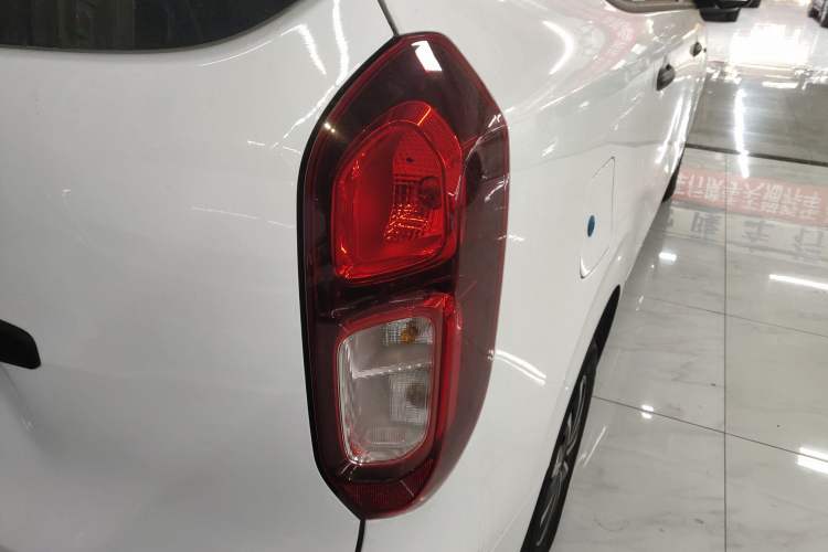 Used Wuling Hongguang New Energy 2025 Extended-Range Hybrid 50 km Utility Version Exterior 6