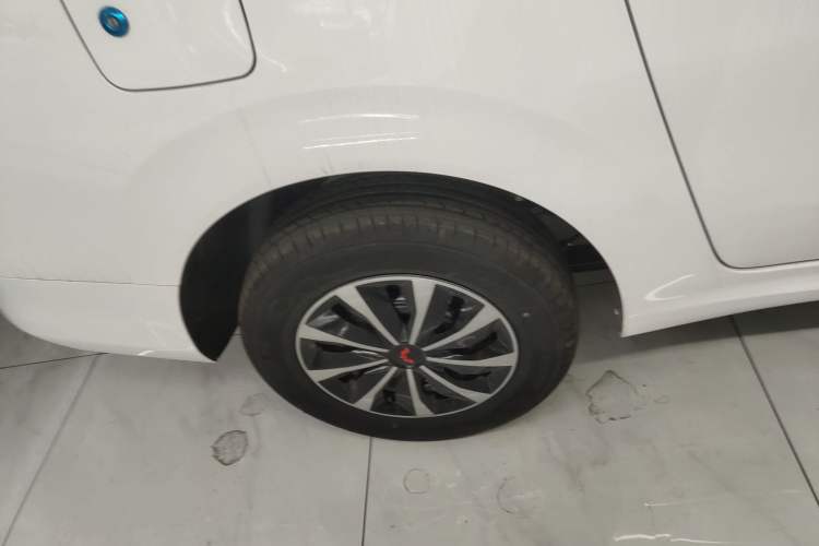 Used Wuling Hongguang New Energy 2025 Extended-Range Hybrid 50 km Utility Version Exterior 8