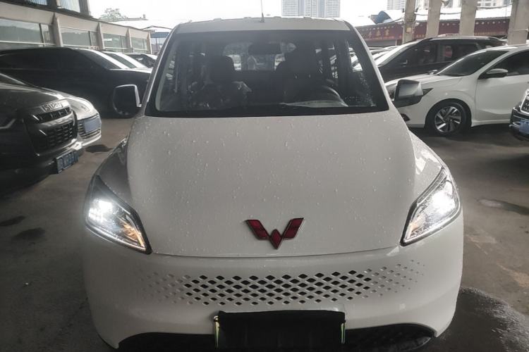 Used Wuling Hongguang New Energy 2025 Extended-Range Hybrid 50KM Comfort Version Front