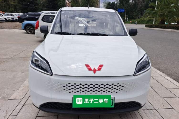 Used Wuling Hongguang New Energy 2025 Extended-Range Hybrid 50 km Standard Version Front